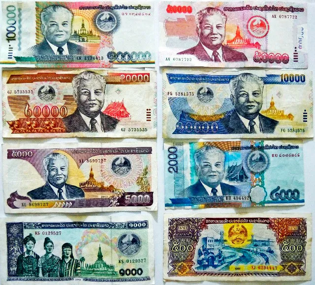 Banconote del kip laotiano nei tagli da 100.000 a 200 kip