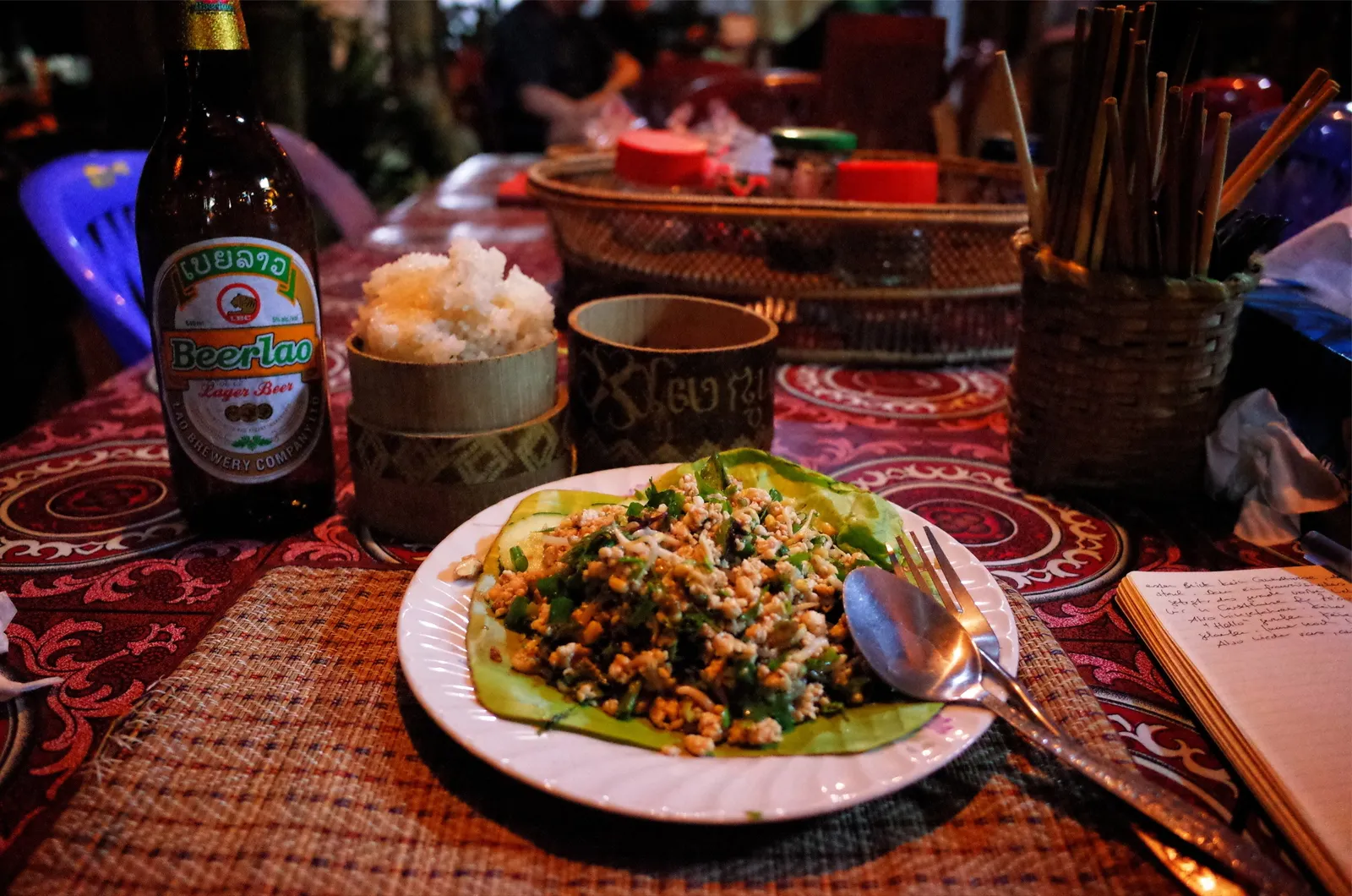Cibo laotiano: 10 piatti tipici e dove mangiarli