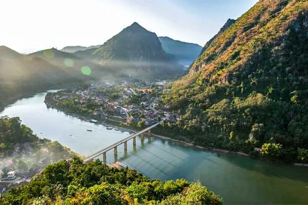 Nong Khiaw